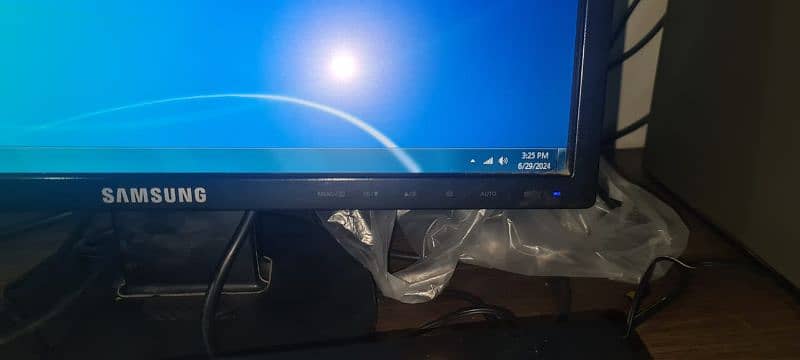 19inch Samsung LCd 1