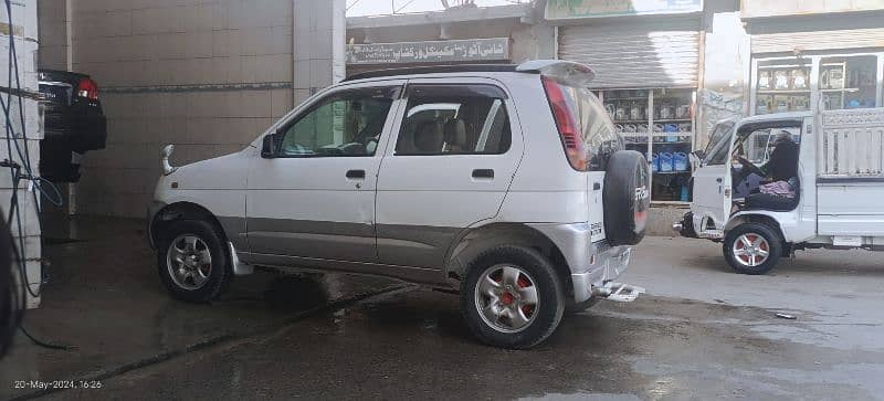 Daihatsu Terios Kid 2008 ,1000cc jeniun manual ,lahore number. 3