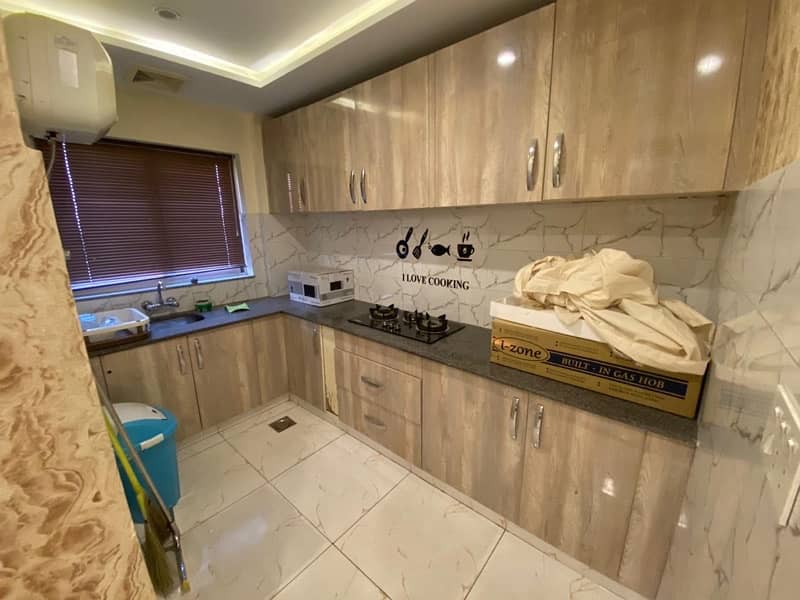 One bedroom VIP apartment for rent short time (2to3hrs) in bahria town 4