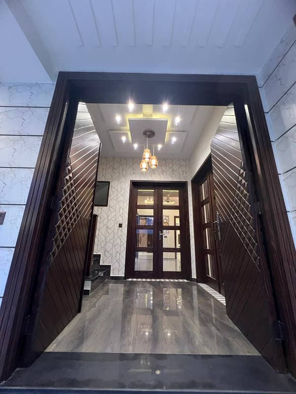 10 Marla Lower Portion For Rent In Bahria Town Lahore 0