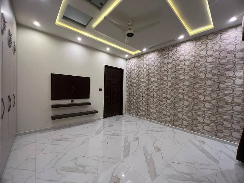 10 Marla Lower Portion For Rent In Bahria Town Lahore 5