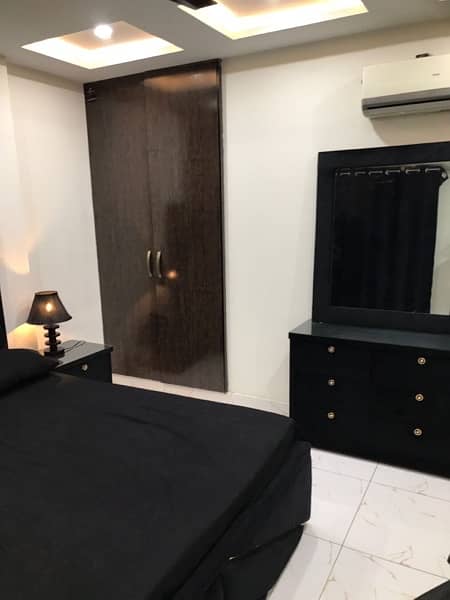 One bedroom VIP apartment for rent short time(2to3hrs) in bahria town 2