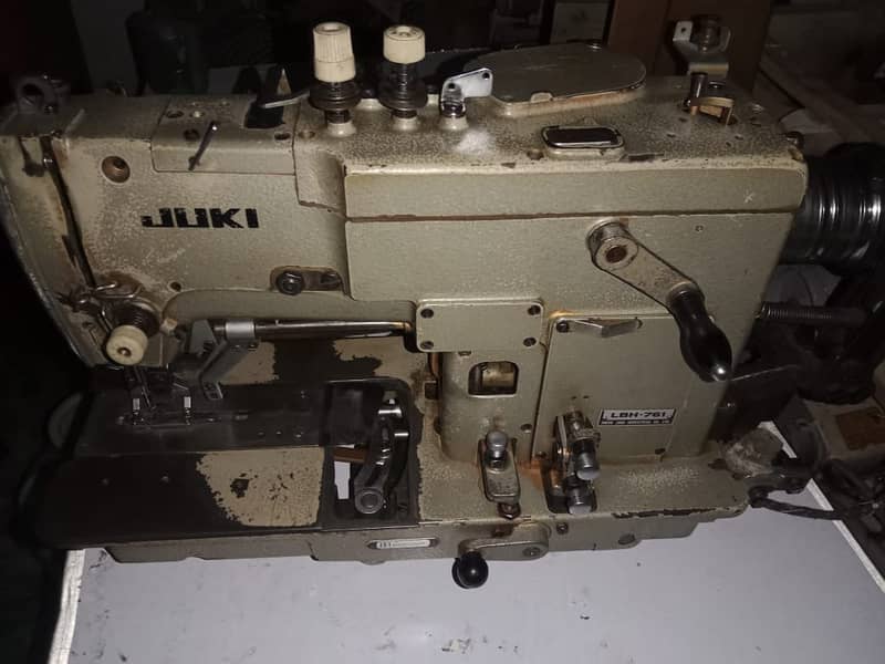 Juki LBH 761 Kaaj machine (Button hole) 6