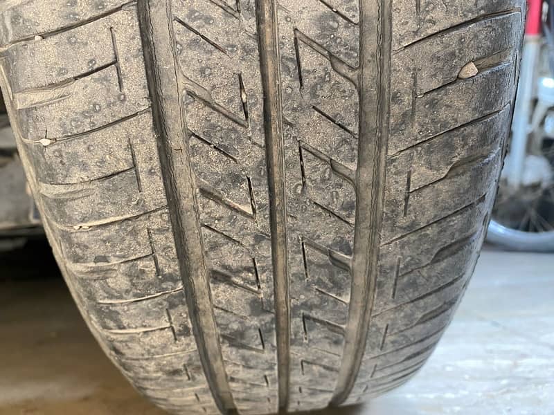 bridgestone tyres 185-65-15 —— 0