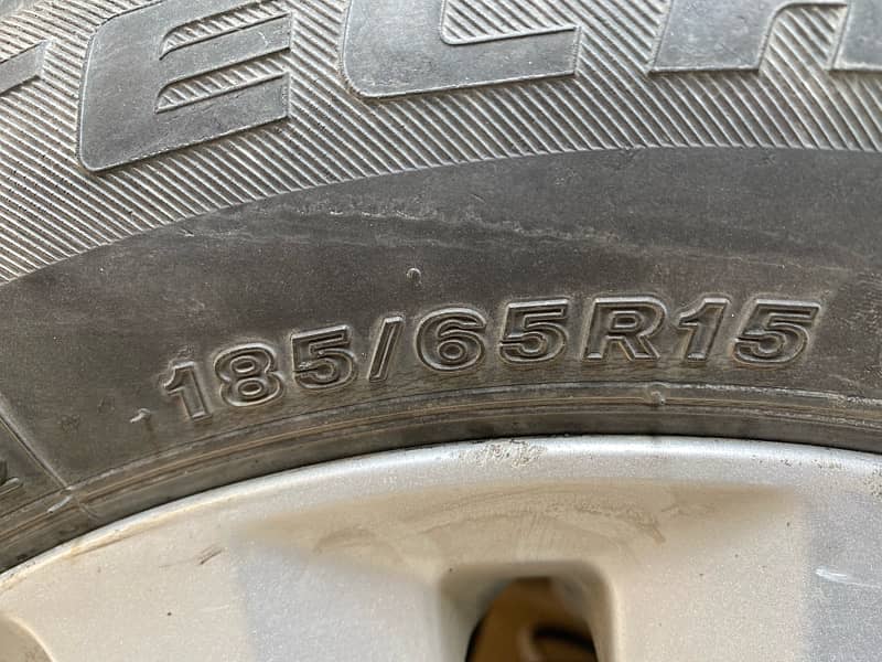 bridgestone tyres 185-65-15 —— 2