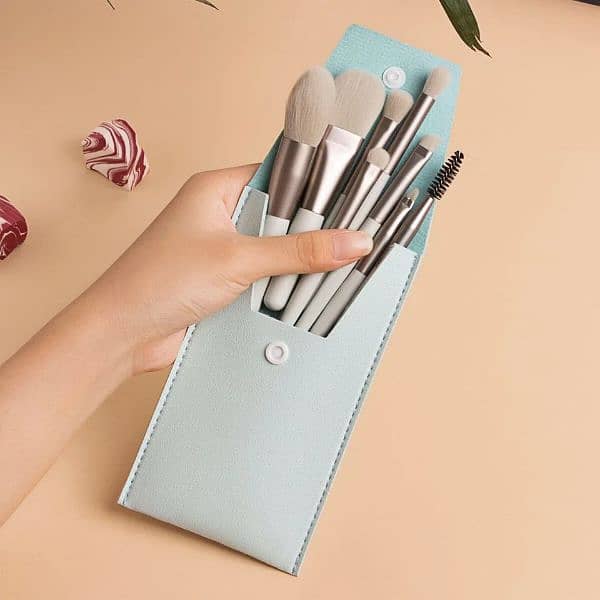 Mini Brush 8-pecis Makeup 2