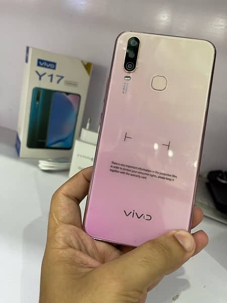 vivo y17. memory 8/256gb 0