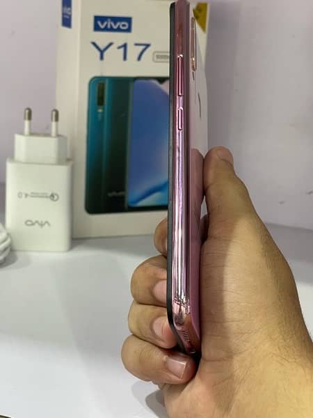 vivo y17. memory 8/256gb 3