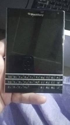 blackberry passport with box 0
