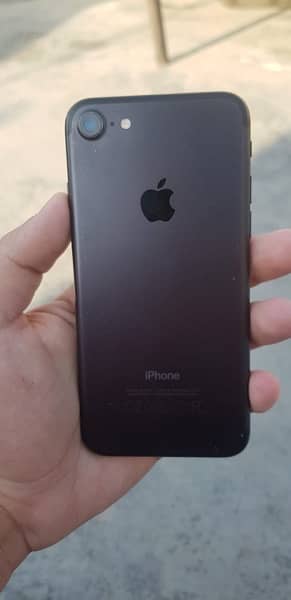 iphone 7 contact me on WhatsApp 03074671036 8