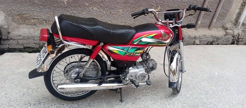 HONDA CD 70 2022 9