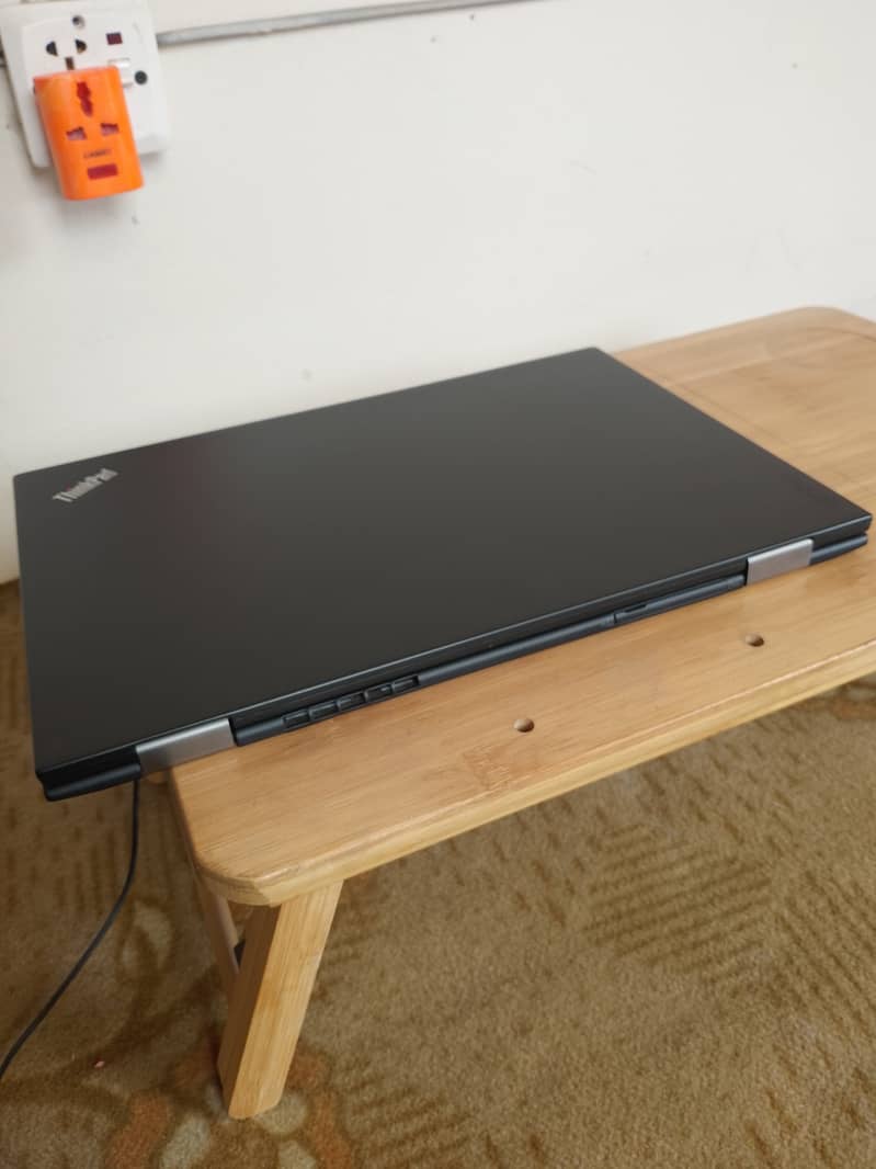 Lenovo X1 carbon laptop core i7  6th generation 4