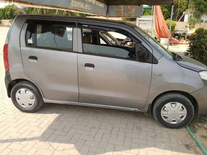 Suzuki Wagon R 2018 9