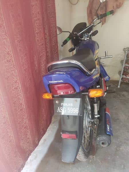 The name of the bike is Honda pridor 1