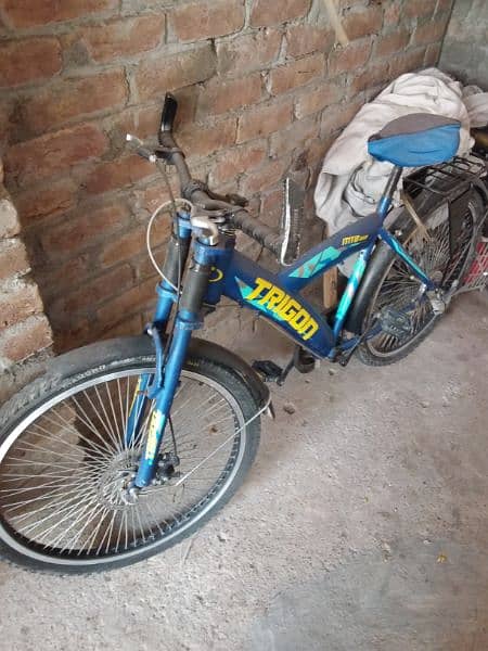 selling a good condition bicycle in good price my phone no 03139775282 1