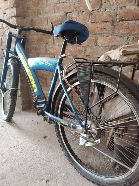 selling a good condition bicycle in good price my phone no 03139775282 4