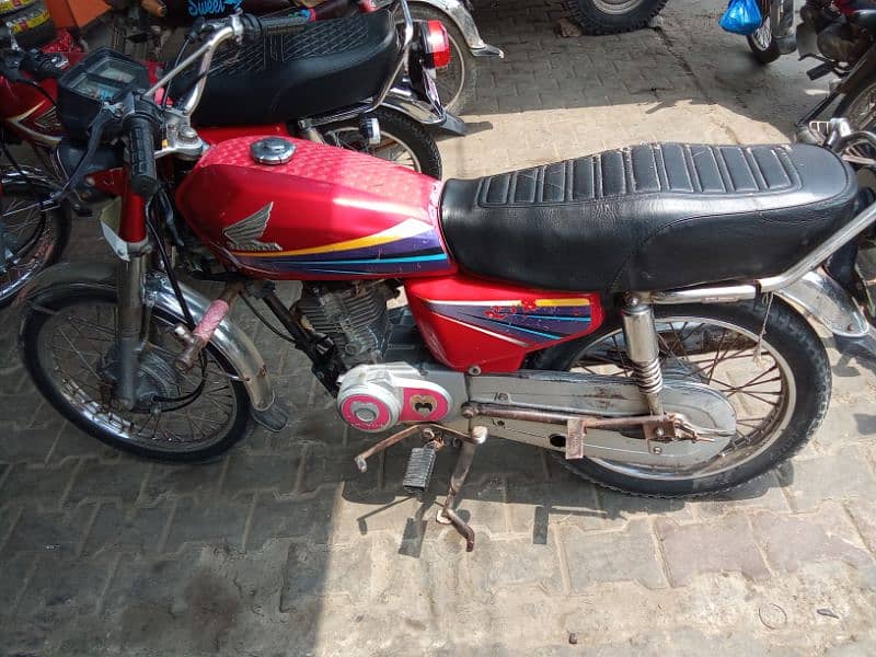 Honda 125 for sale 2010 model engine 10/10 2