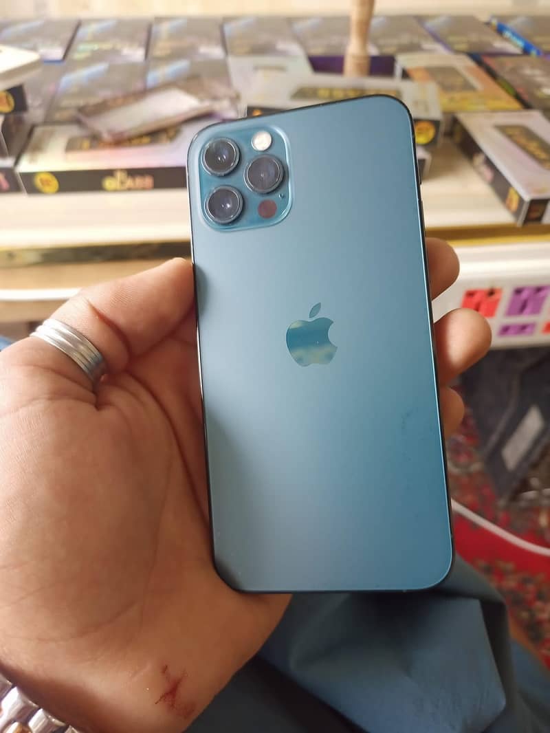 i phone 12pro 8