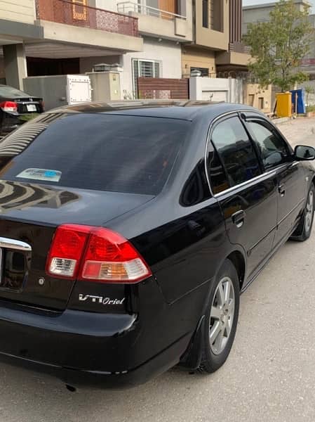 Honda Civic Oriel 2005 4