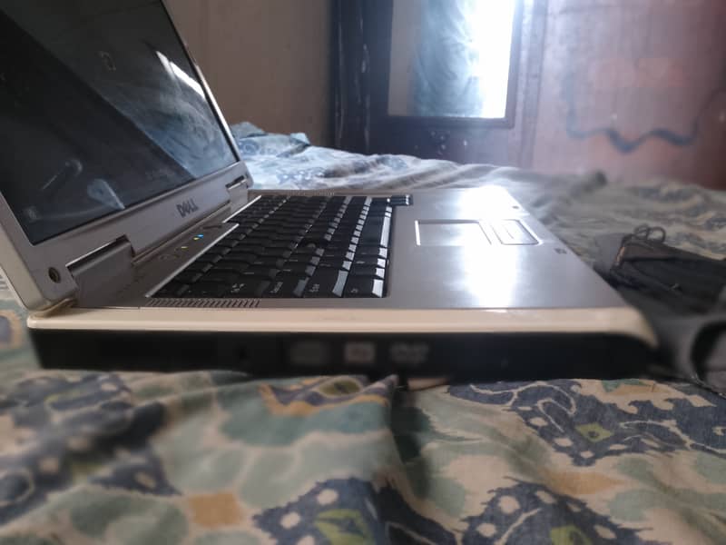 Dell Inspiron E1505 5