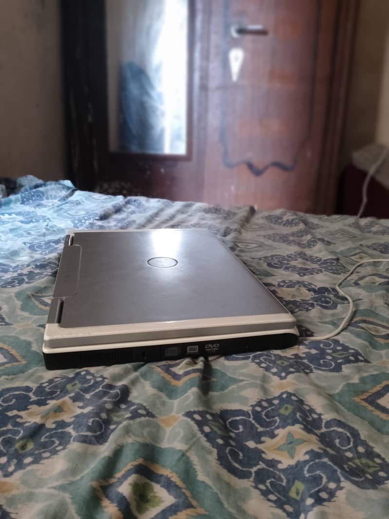 Dell Inspiron E1505 7