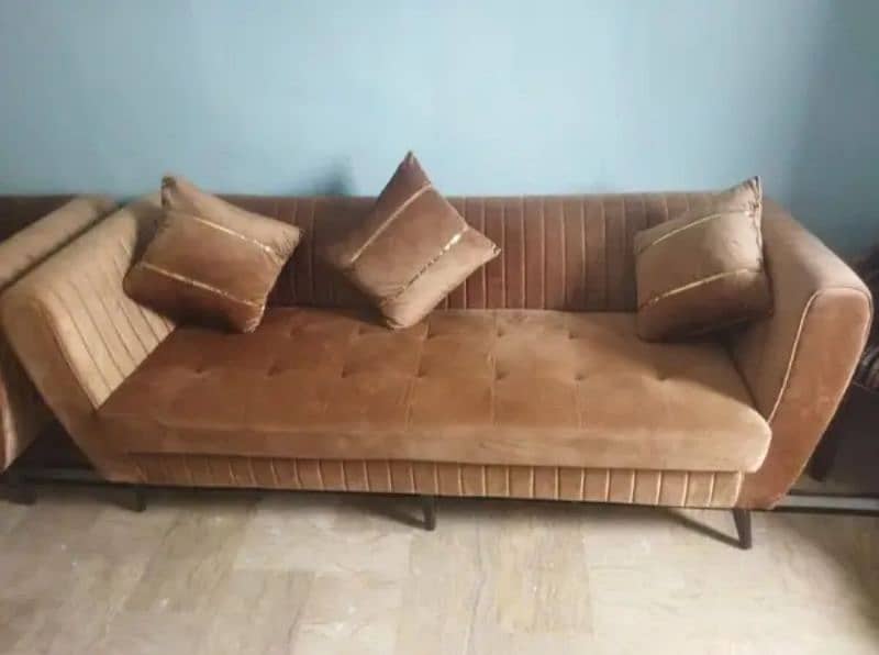 5 seater sofa set and 1 wooden Table 1