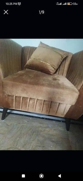 5 seater sofa set and 1 wooden Table 4