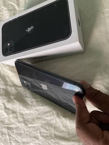 iPhone 11 PTA aprove 128gb with box sealed waterpack btr xs max 12pro 0