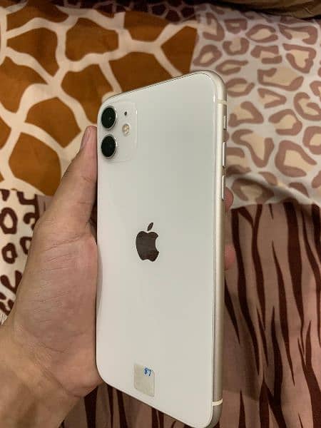 iphone 11 64gb JV 10/10 Condition Full Original Phone White colour 7