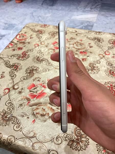 IPHONE XR NON PTA 64Gb 3