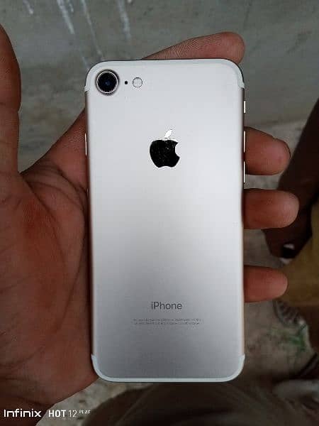Iphone 7 used  for sale with box and charger 3
