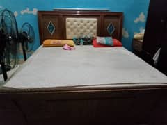 used king bed 0