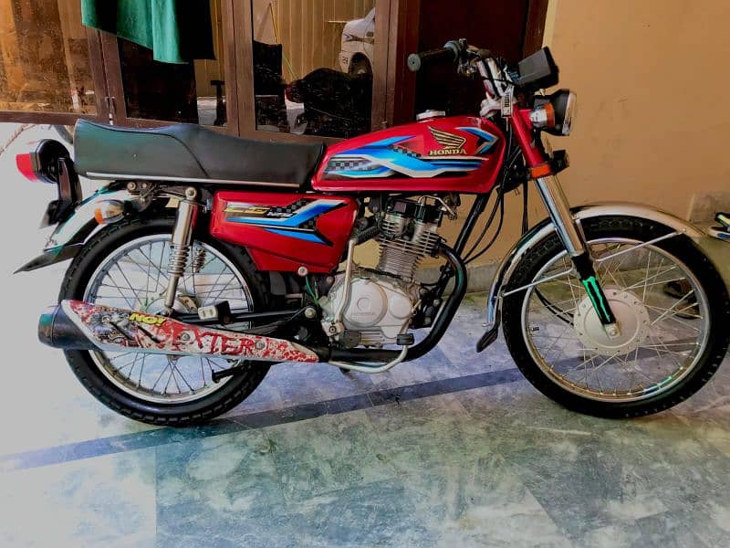 Honda 125 Golden number 5