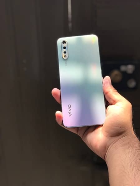 Vivo s1 for sale in lush condition 1