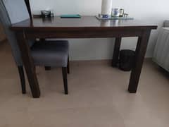4 seater Dining Table set for sale!