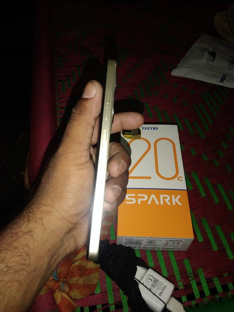 Tecno spark 20 c 2