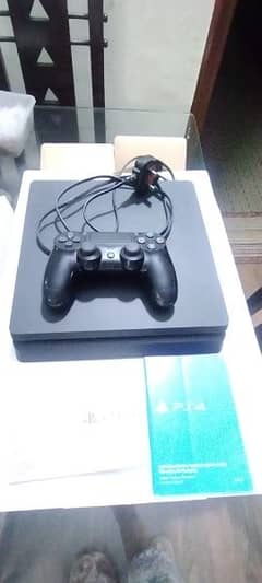 Ps4 Slim 500GB with 1 controller 10/10