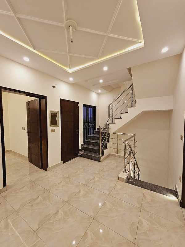 Low Budget Brand New Luxury 5 Marla villa House is in Bahria Town Lahore 1