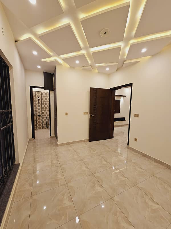 Low Budget Brand New Luxury 5 Marla villa House is in Bahria Town Lahore 7
