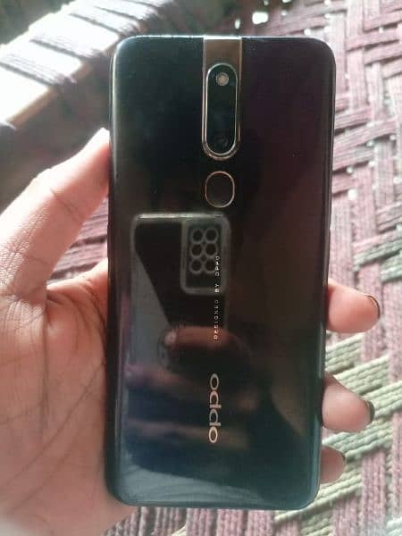 Oppo f11 pro 6 128 All saman 4