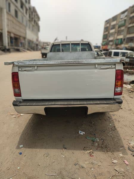 Toyota Hilux 2009 vigo single cabin 3