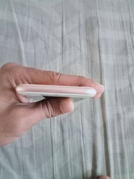 iPhone 7 128gb condition 10/10 1