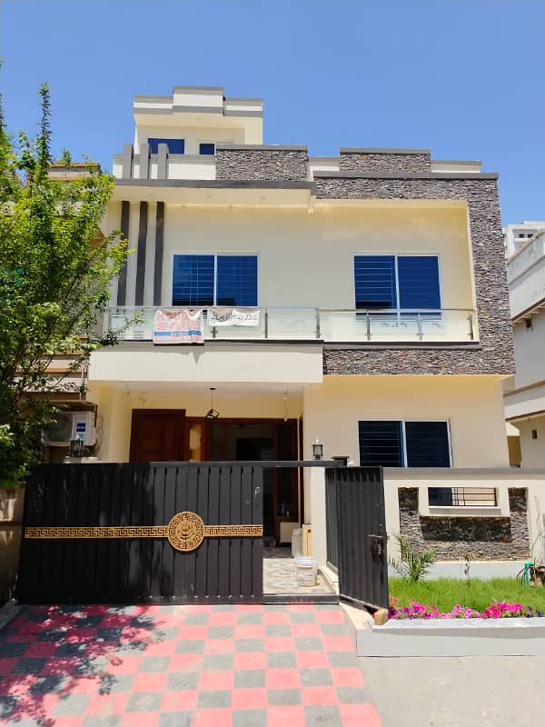 Brand New 25x40 Corner House for Sale with 3 Bedrooms in G13 Islamabad 22