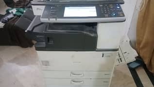 Ricoh photo capy machine with color scanner 0