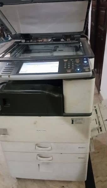 Ricoh photo capy machine with color scanner 4