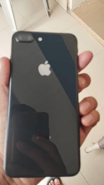 iphone 8 plus black battery 78 %with protecter and cover and jelly 1