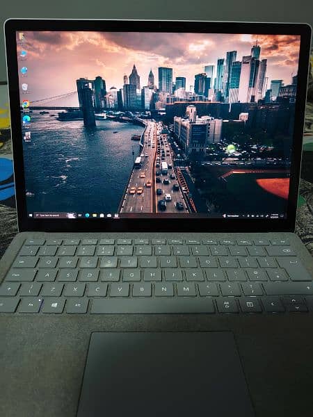 Microsoft Laptop 7