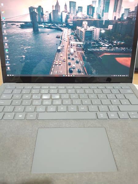 Microsoft Laptop 16