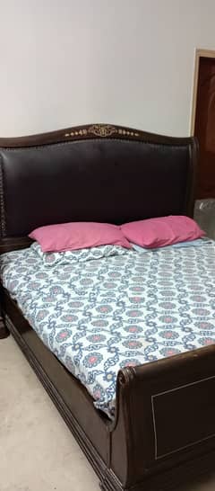 Royal kind bed set for sale. 9/10 Condition. URGENT SALE