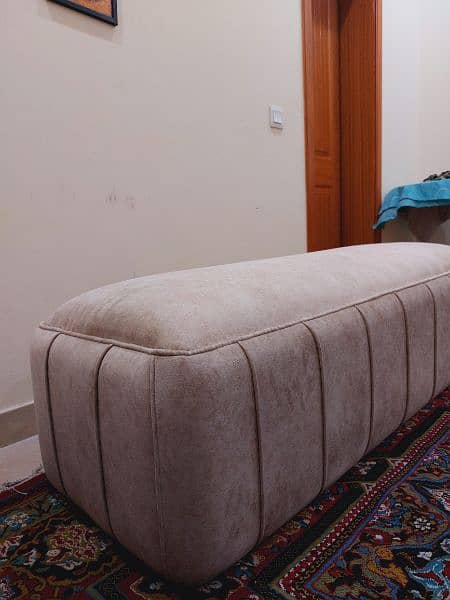 Full-size  Couch for bedroom without storage( brand new/ untouch] 1